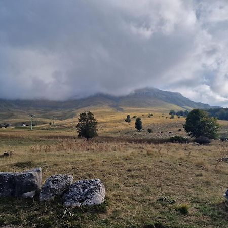 La Tana Del Capriolo Lägenhet Prati di Tivo Exteriör bild